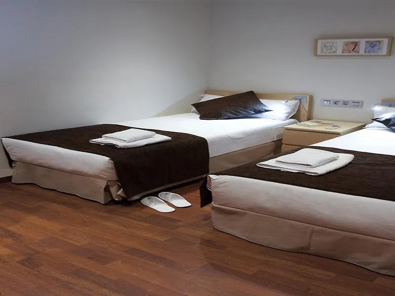 Apartamentos Turisticos Madanis L'Hospitalet de Llobregat Apartment