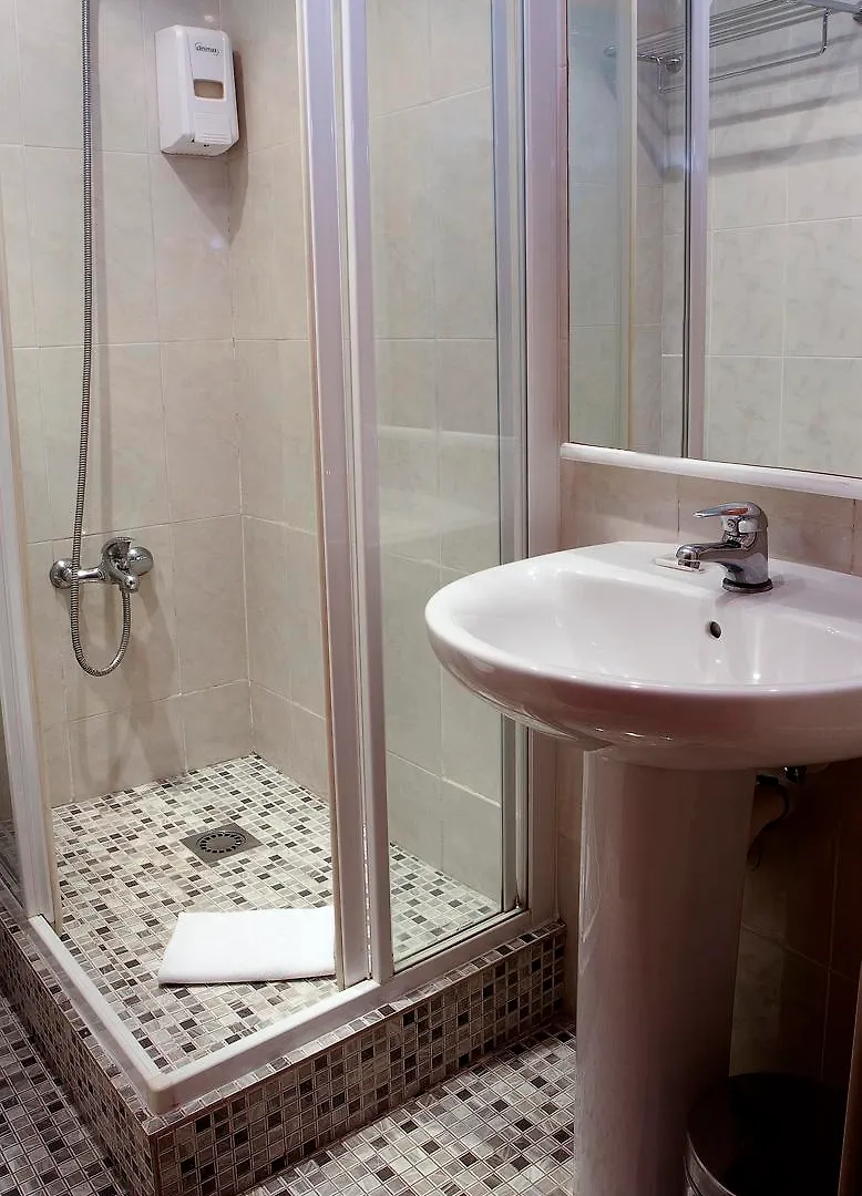 Apartamentos Turisticos Madanis L'Hospitalet de Llobregat Apartment
