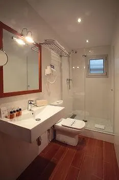 Apartamentos Turisticos Madanis L'Hospitalet de Llobregat 0*,