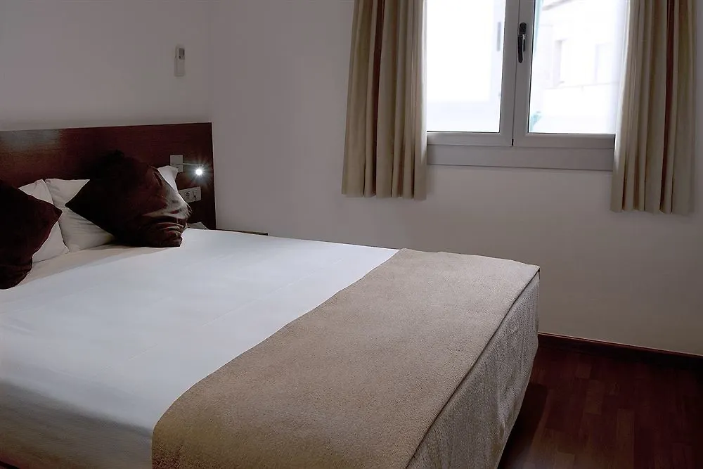 Apartamentos Turisticos Madanis L'Hospitalet de Llobregat 0*,  Spain